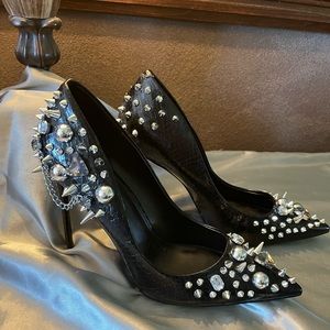 Steve Madden Veronicka 11 black stiletto studded heels
